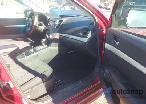 2010 Subaru Legacy 2.5I Premium z USA, uszkodzony, nr VIN 4S3BMBH69A3245624